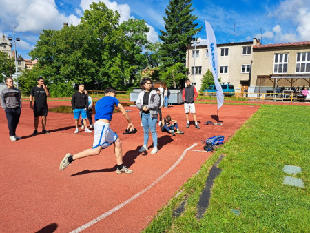 Meziškolní kolo v LA 2025