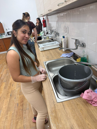 Praktická dívka 2026