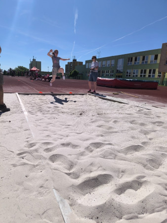 Meziškolní kolo v LA 2026