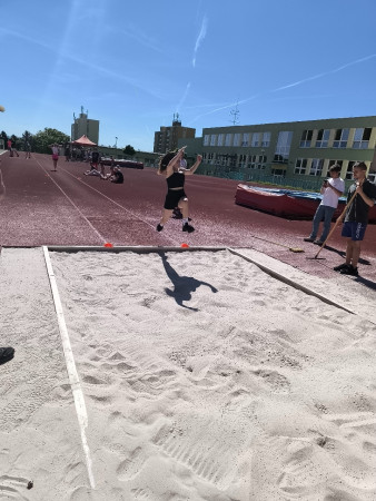 Meziškolní kolo v LA 2026