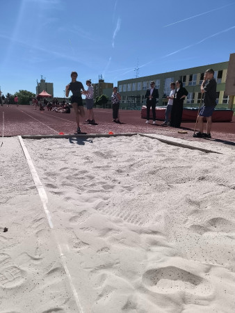 Meziškolní kolo v LA 2026