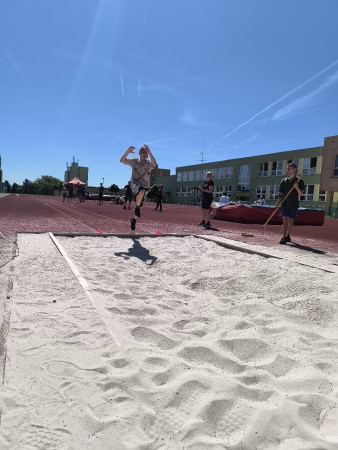 Meziškolní kolo v LA 2026