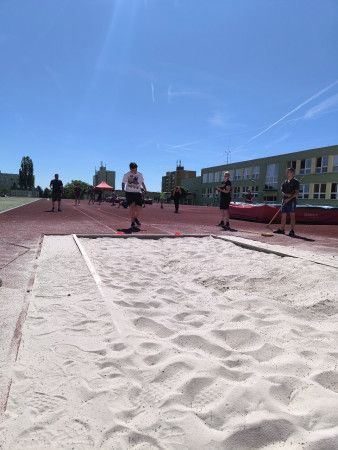 Meziškolní kolo v LA 2026