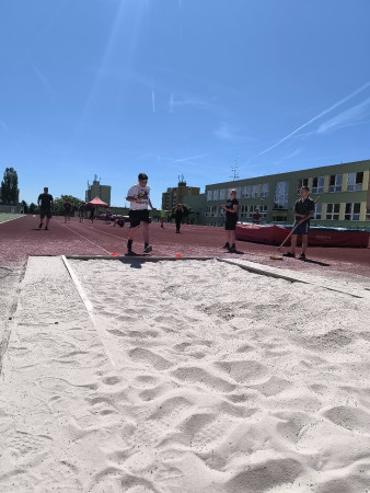 Meziškolní kolo v LA 2026