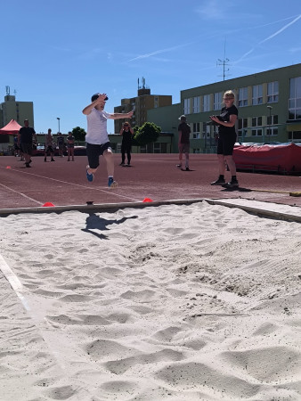 Meziškolní kolo v LA 2026