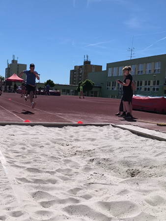 Meziškolní kolo v LA 2026